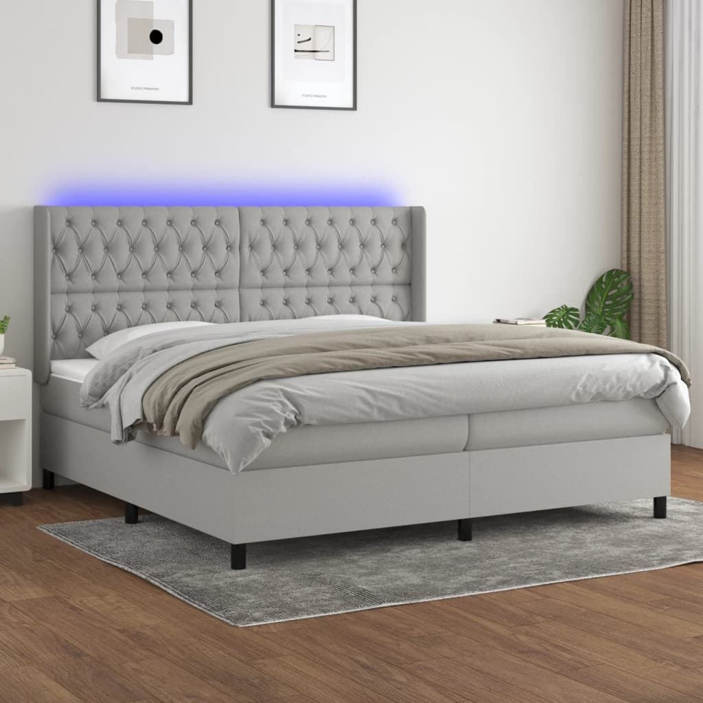 Világosszürke szövet rugós és LED-es ágy matraccal 200x200 cm