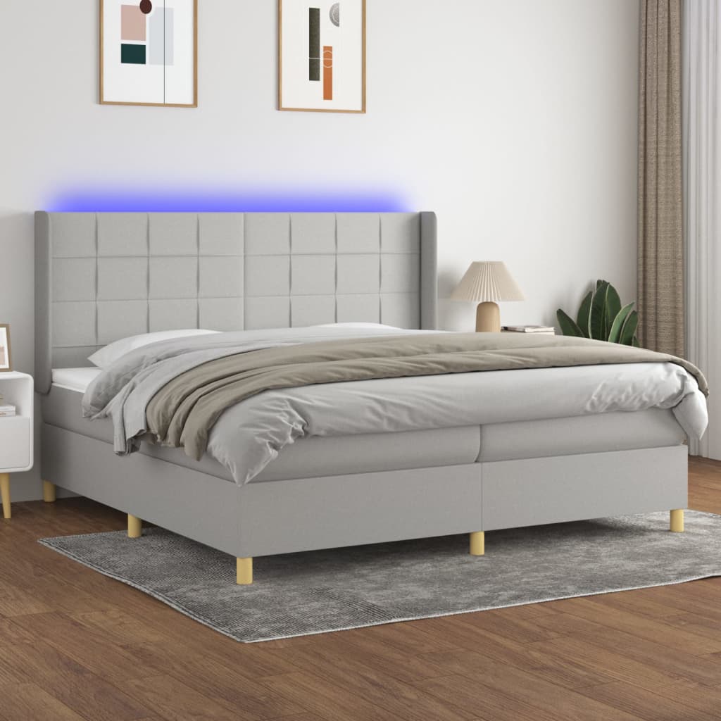 Világosszürke szövet rugós és LED-es ágy matraccal 200x200 cm